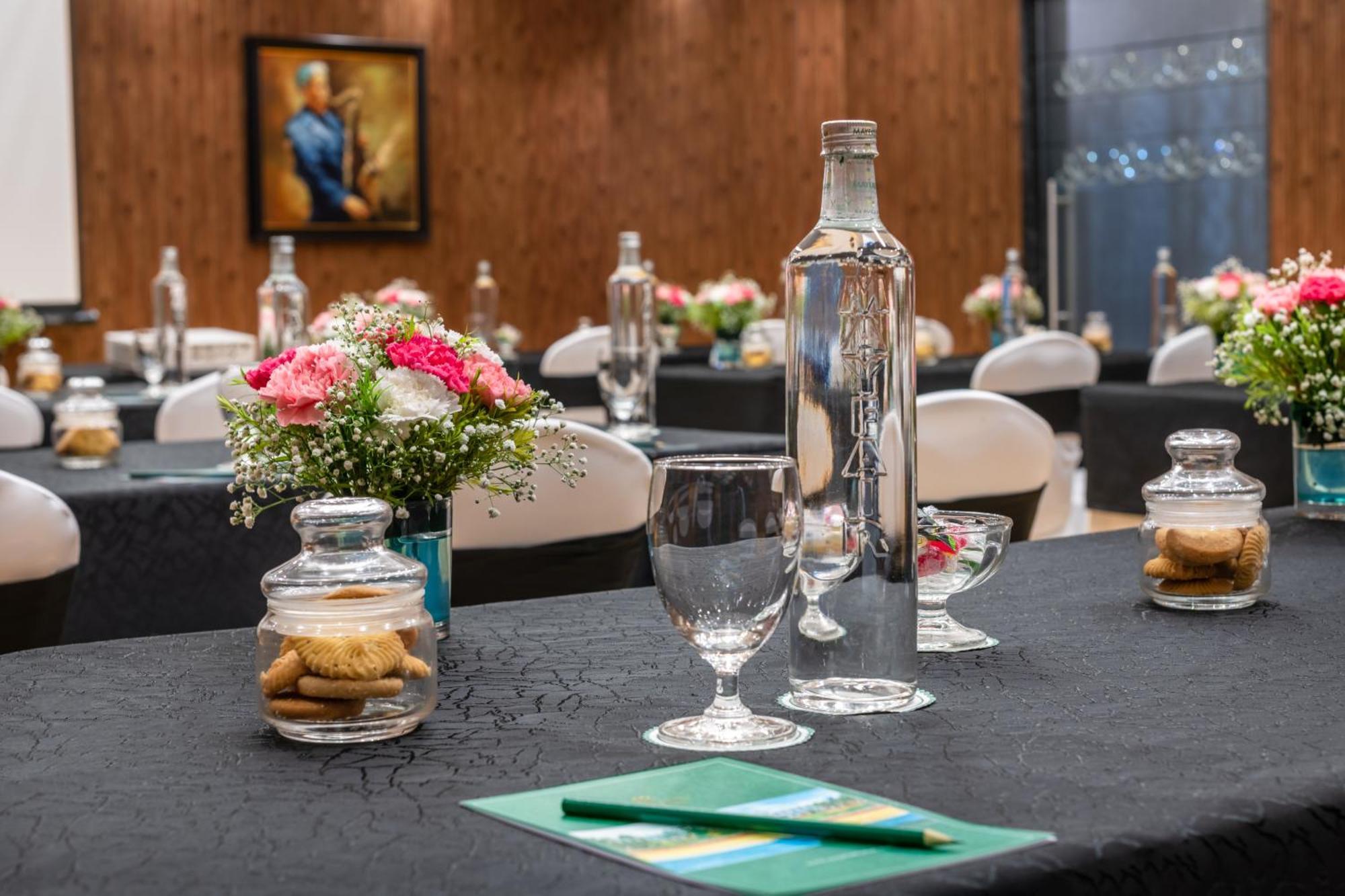 Mayfair Lagoon Bhubaneswar Ngoại thất bức ảnh